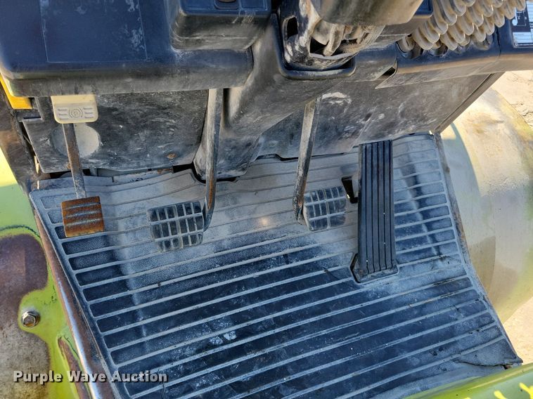 image for item DA7217 Clark CGP40  forklift