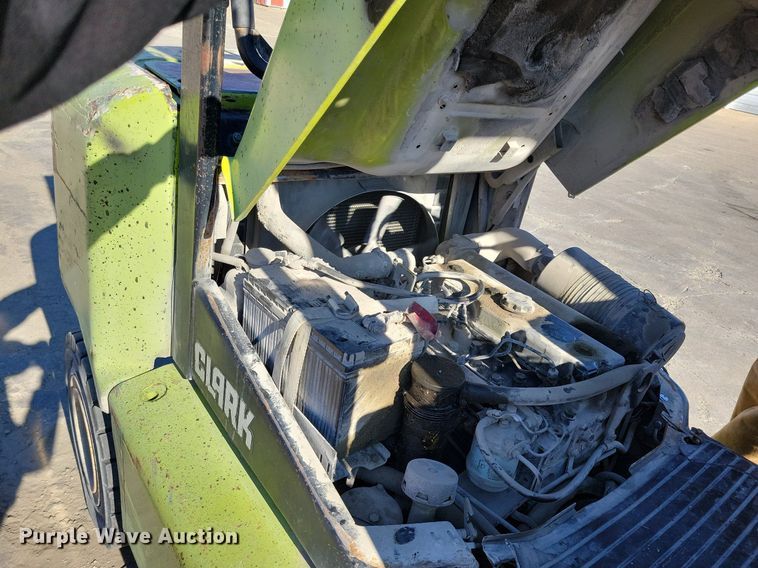 image for item DA7217 Clark CGP40  forklift