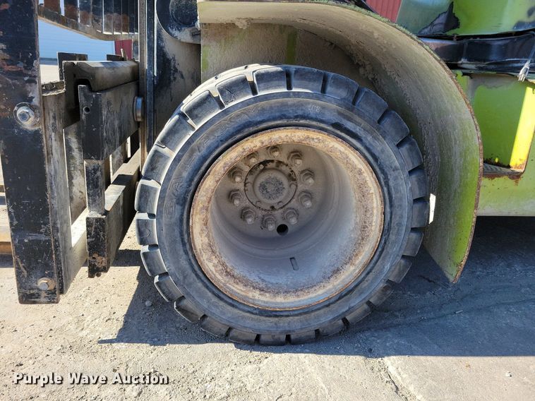 image for item DA7217 Clark CGP40  forklift