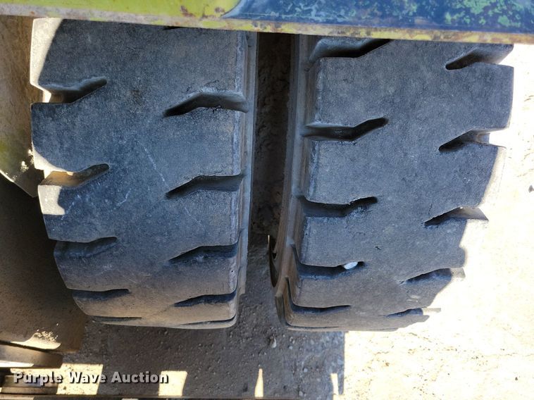 image for item DA7217 Clark CGP40  forklift