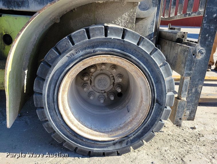 image for item DA7217 Clark CGP40  forklift