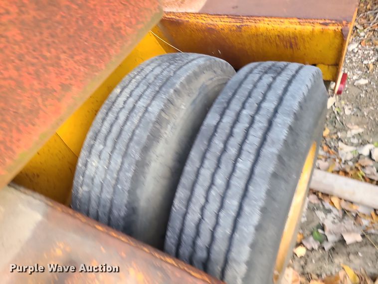 image for item DI3037 1978 Hyster IR50TL3-T1  flatbed trailer