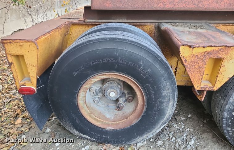 image for item DI3037 1978 Hyster IR50TL3-T1  flatbed trailer