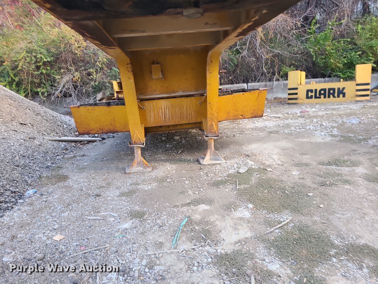 image for item DI3037 1978 Hyster IR50TL3-T1  flatbed trailer