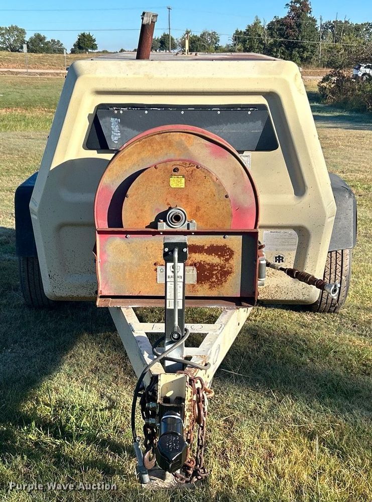 image for item DJ6357 1993 Ingersoll Rand P185CWJD  air compressor