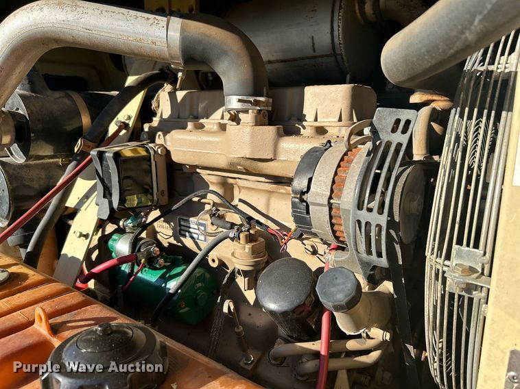 image for item DJ6357 1993 Ingersoll Rand P185CWJD  air compressor