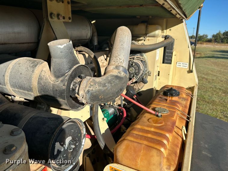 image for item DJ6357 1993 Ingersoll Rand P185CWJD  air compressor