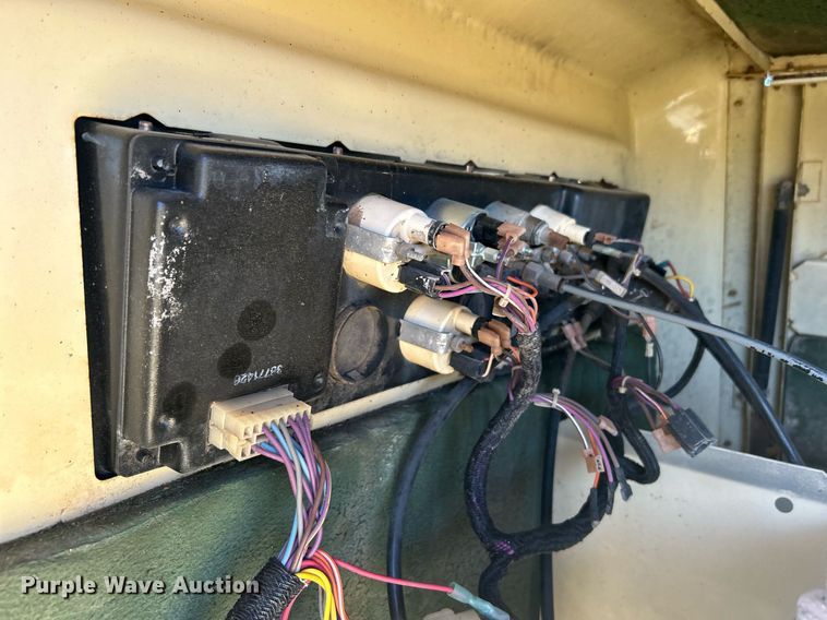 image for item DJ6357 1993 Ingersoll Rand P185CWJD  air compressor