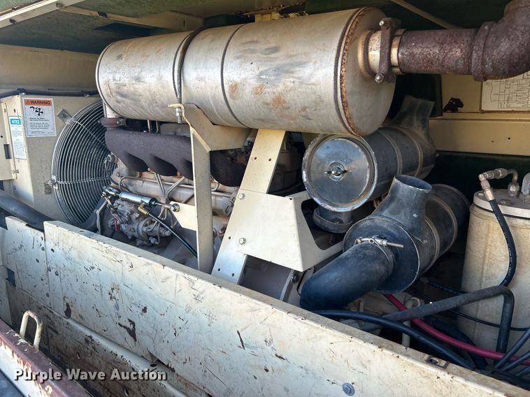 image for item DJ6357 1993 Ingersoll Rand P185CWJD  air compressor
