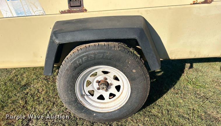 image for item DJ6357 1993 Ingersoll Rand P185CWJD  air compressor