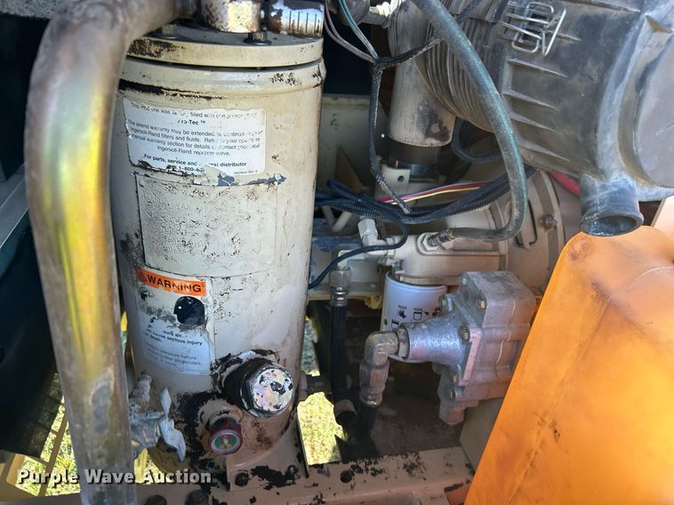 image for item DJ6358 1999 Ingersoll Rand P185WJD  air compressor