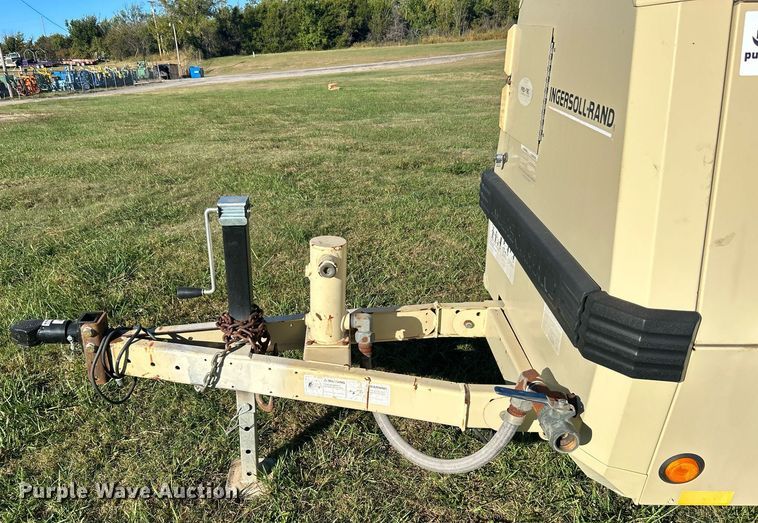 image for item DJ6358 1999 Ingersoll Rand P185WJD  air compressor