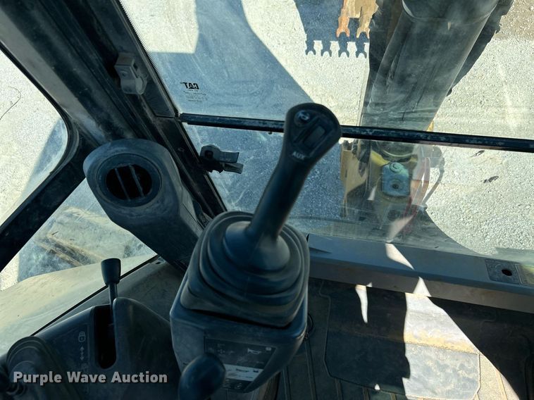 image for item DJ6369 2015 Caterpillar 420F2 IT  backhoe