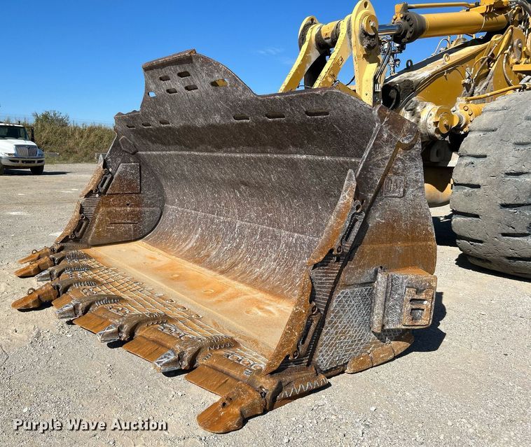 image for item DJ6372 2013 Caterpillar 988H  wheel loader