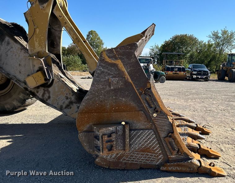 image for item DJ6372 2013 Caterpillar 988H  wheel loader