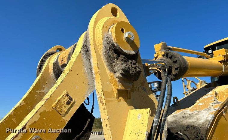 image for item DJ6372 2013 Caterpillar 988H  wheel loader