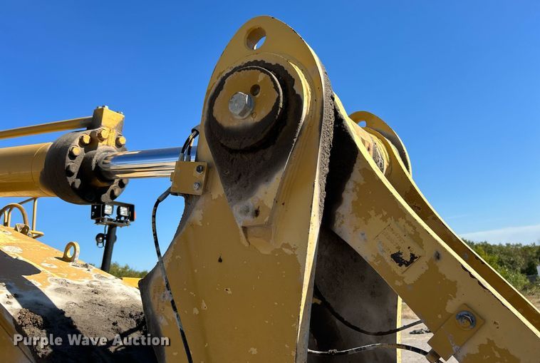 image for item DJ6372 2013 Caterpillar 988H  wheel loader