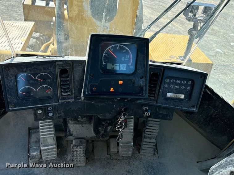 image for item DJ6372 2013 Caterpillar 988H  wheel loader