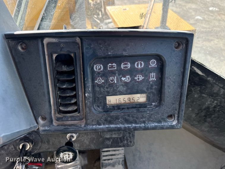 image for item DJ6372 2013 Caterpillar 988H  wheel loader