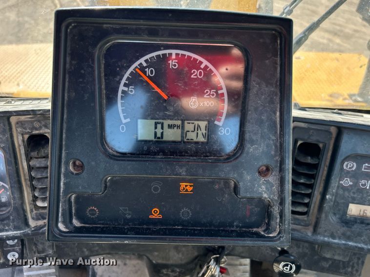 image for item DJ6372 2013 Caterpillar 988H  wheel loader