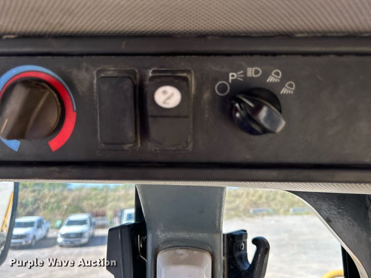 image for item DJ6372 2013 Caterpillar 988H  wheel loader