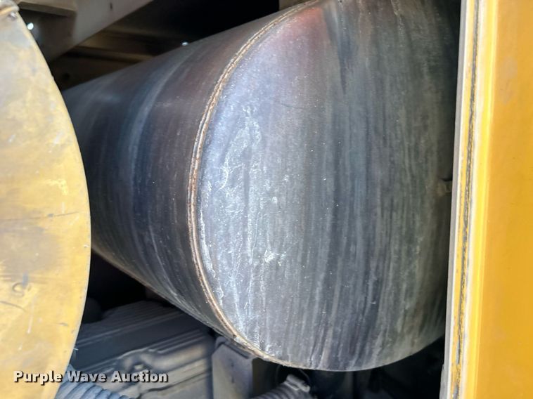 image for item DJ6372 2013 Caterpillar 988H  wheel loader