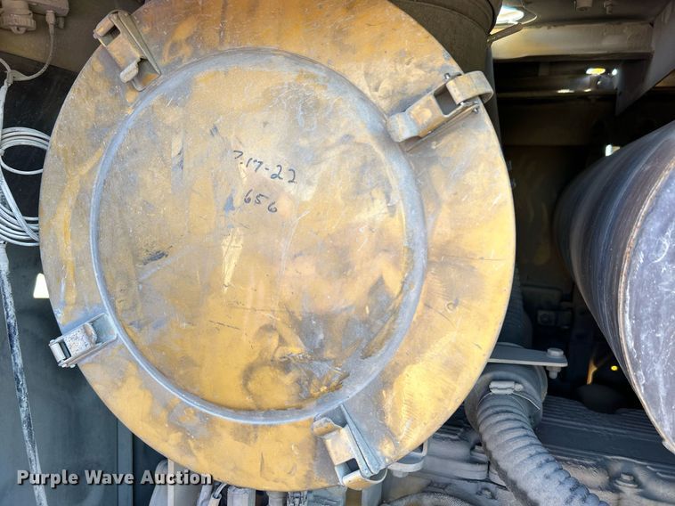 image for item DJ6372 2013 Caterpillar 988H  wheel loader