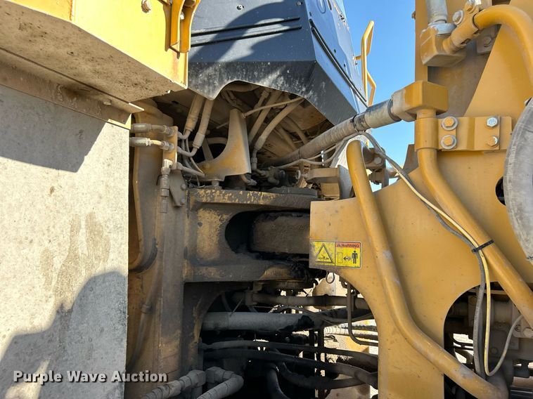 image for item DJ6372 2013 Caterpillar 988H  wheel loader