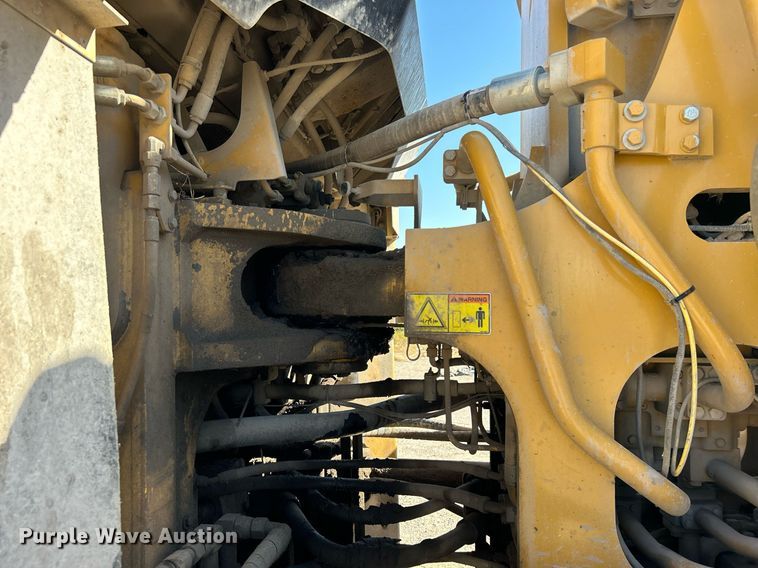 image for item DJ6372 2013 Caterpillar 988H  wheel loader