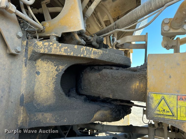 image for item DJ6372 2013 Caterpillar 988H  wheel loader