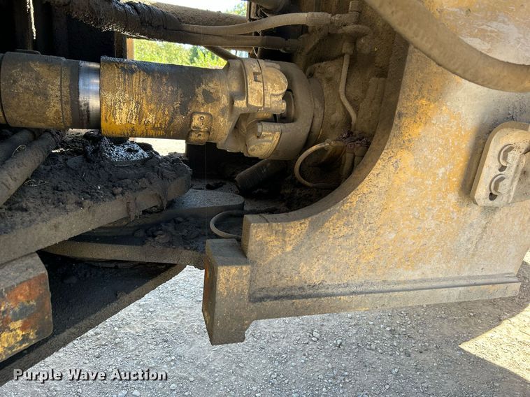 image for item DJ6372 2013 Caterpillar 988H  wheel loader