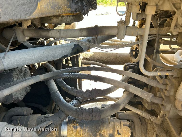 image for item DJ6372 2013 Caterpillar 988H  wheel loader