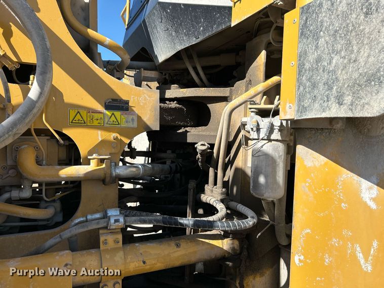 image for item DJ6372 2013 Caterpillar 988H  wheel loader
