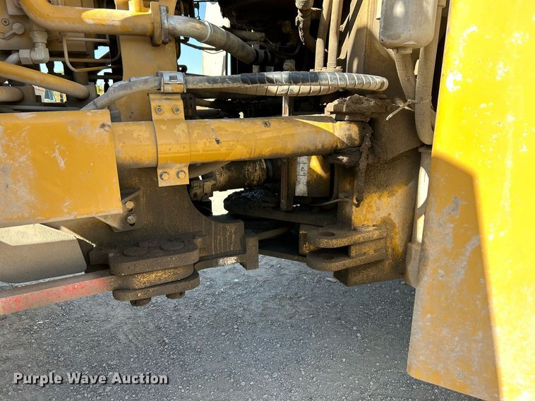 image for item DJ6372 2013 Caterpillar 988H  wheel loader