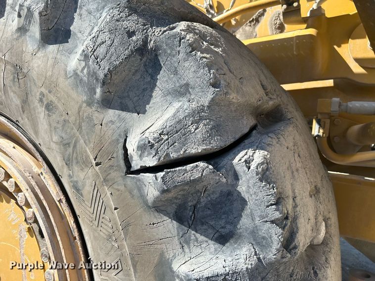 image for item DJ6372 2013 Caterpillar 988H  wheel loader