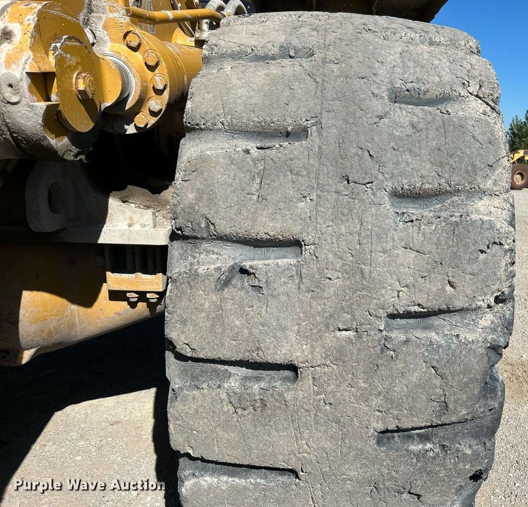 image for item DJ6372 2013 Caterpillar 988H  wheel loader
