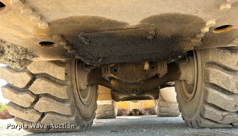 image for item DJ6372 2013 Caterpillar 988H  wheel loader