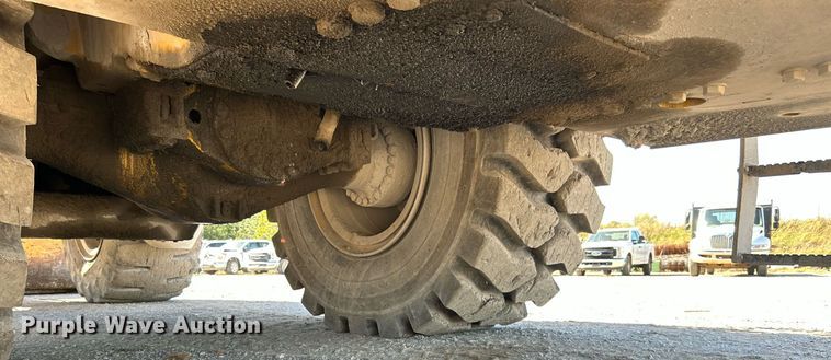 image for item DJ6372 2013 Caterpillar 988H  wheel loader