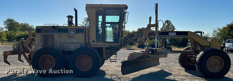 image for item DJ6373 1996 Caterpillar 160H  motor grader