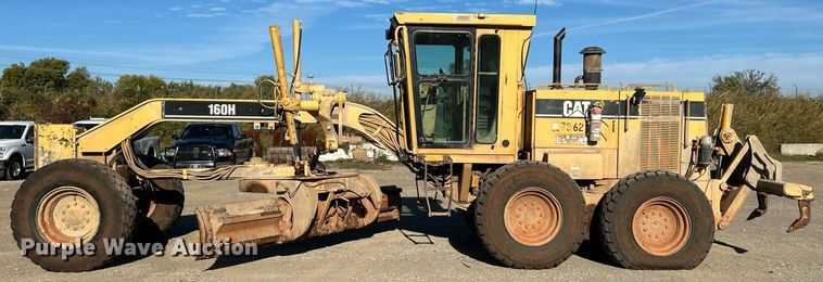 image for item DJ6373 1996 Caterpillar 160H  motor grader
