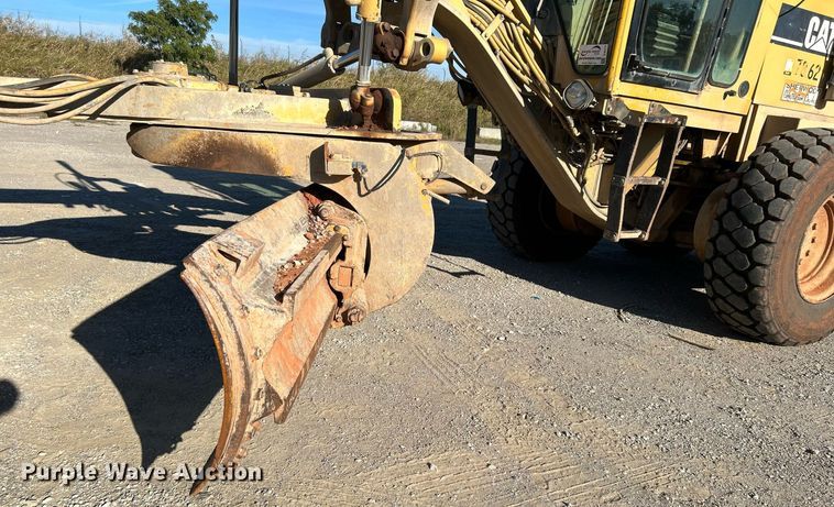 image for item DJ6373 1996 Caterpillar 160H  motor grader