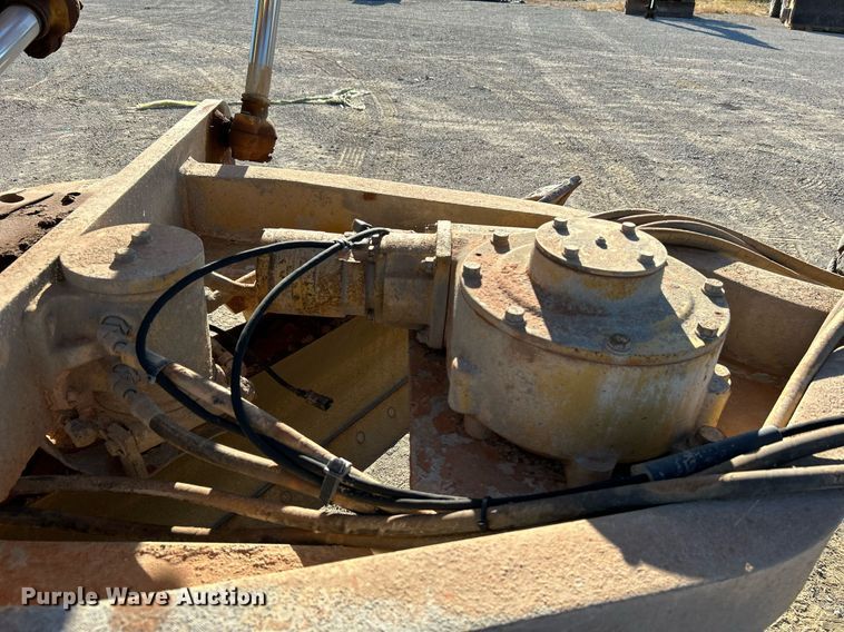 image for item DJ6373 1996 Caterpillar 160H  motor grader