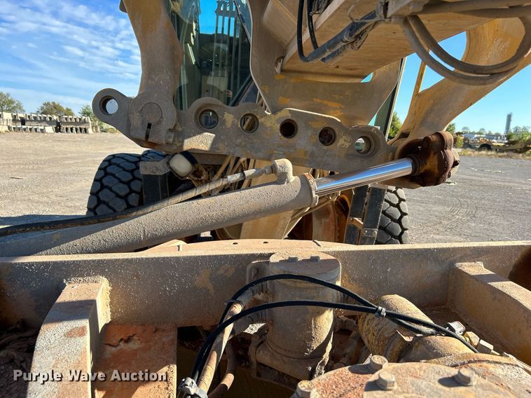 image for item DJ6373 1996 Caterpillar 160H  motor grader