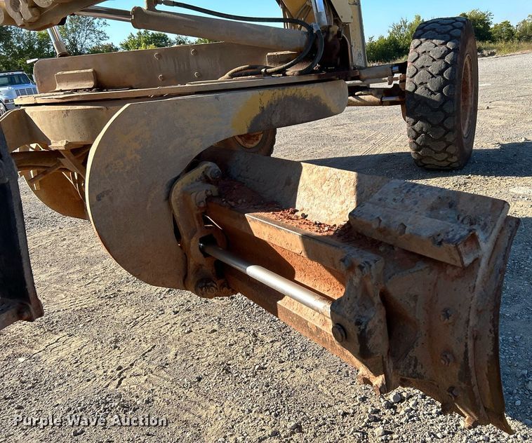 image for item DJ6373 1996 Caterpillar 160H  motor grader