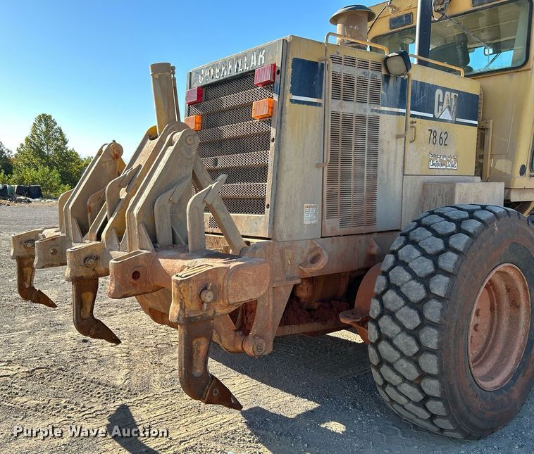 image for item DJ6373 1996 Caterpillar 160H  motor grader