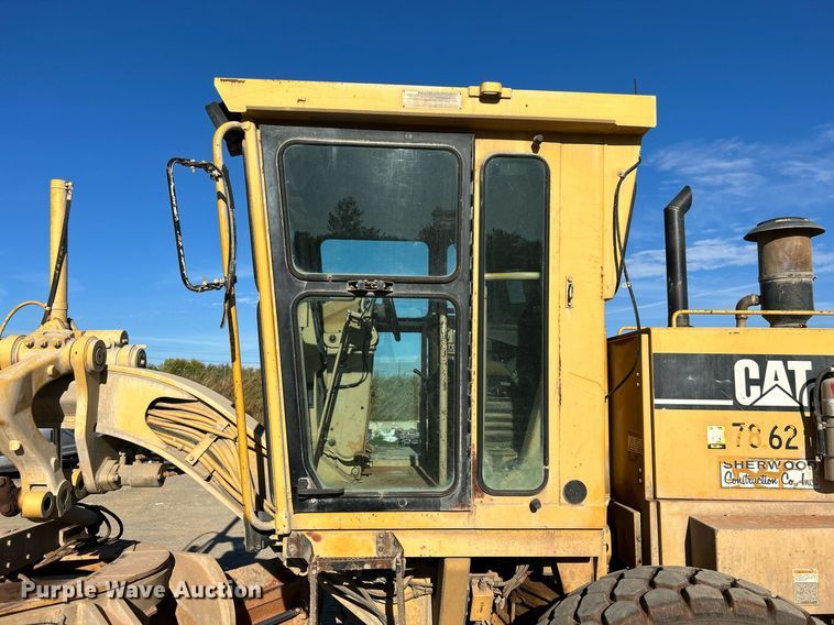 image for item DJ6373 1996 Caterpillar 160H  motor grader