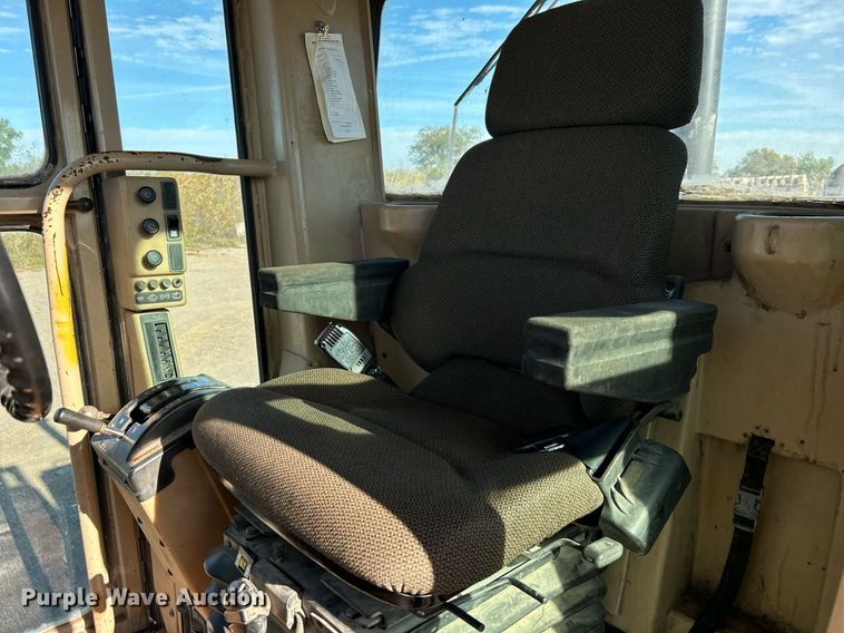 image for item DJ6373 1996 Caterpillar 160H  motor grader