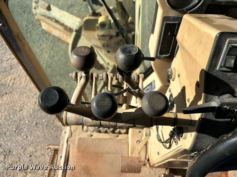 image for item DJ6373 1996 Caterpillar 160H  motor grader