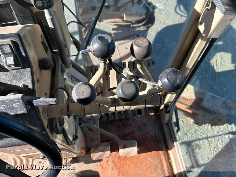 image for item DJ6373 1996 Caterpillar 160H  motor grader