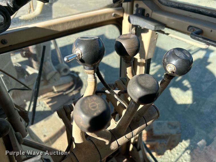 image for item DJ6373 1996 Caterpillar 160H  motor grader